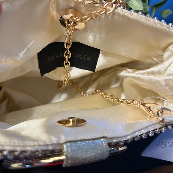 Jessica - Picture 3 of 3